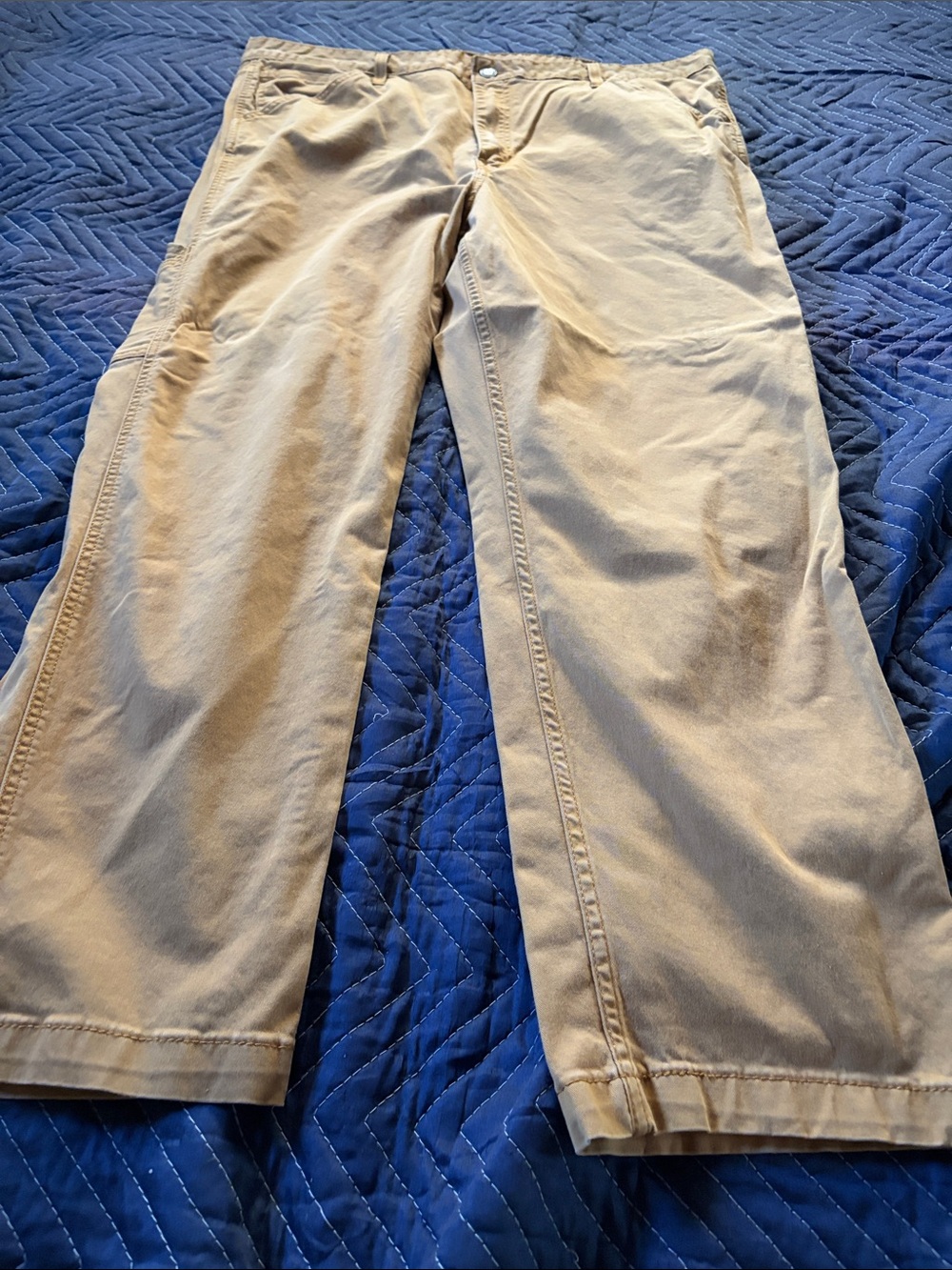Levi's Khaki Straight-Leg Chinos - Size 40x32